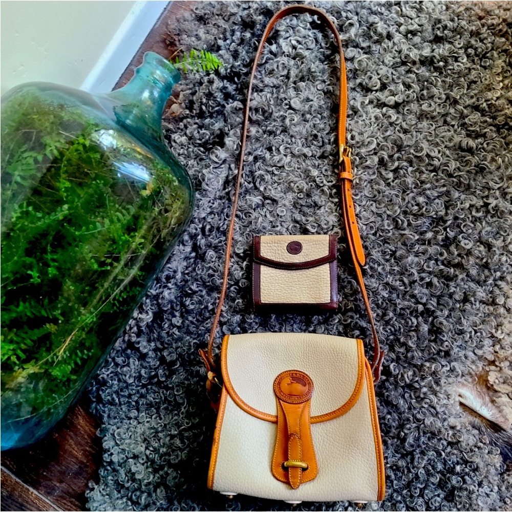 Vintage Dooney & Bourke White Leather Shoulder Bag